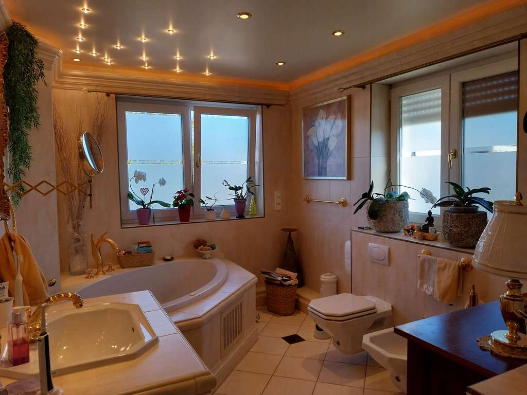 Topgeschnittenes Reihenendhaus mit Baugenehmigung in Vaterstetten von Privat an Privat