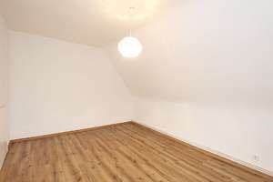 Charmante 3-Zimmer-Dachgeschosswohnung in Kassel-Harleshausen – Zum Feldlager 2, 34128 Harleshausen, Kassel – Vorschaubild 11