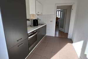 Helle 35 m² Dachgeschosswohnung mit separater Küche und Gartenmitbenutzung – Marthastraße 26, 51069 Dellbrück, Köln – Vorschaubild 4