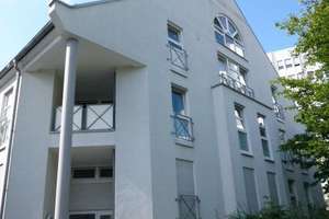 EIN STÜCK HIMMEL / 5 Zimmer Dachgeschoss-Maisonette + 2 Balkone, Einbauküche + 2 x TG. WG geeignet.