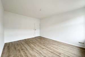 "Attraktive Kapitalanlage: Vermietete, renovierte 2-Zimmer-Wohnung mit Stellplatz und Gartennutzung" – Klopstockstraße 9, 9131 Ebersdorf, Chemnitz – Vorschaubild 6
