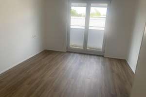 Exclusive 4-Zimmer-Wohnung mit gehobener Innenausstattung mit Balkon und Einbauküche in Reutlingen – Die vollständige Adresse der Immobilie erhältst du vom Anbieter., 72764 Reutlingen-Mitte, Reutlingen – Vorschaubild 5