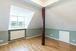 Ideale Kapitalanlage: Großzügige 3,5-Zimmer-Dachgeschosswohnung mit PKW-Stellplatz in Wellingdorf – Die vollständige Adresse der Immobilie erhältst du vom Anbieter., 24148 Wellingdorf, Kiel – Vorschaubild 5