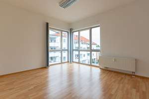 Geräumige & Helle 2-Zimmer-Wohnung mit Tageslichtbad in Lindenthal| Aufzug und Tiefgarage ** – 4158 Lindenthal, Leipzig – Vorschaubild 4