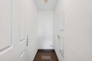 Exklusive 2,5-Zimmer-Altstadtwohnung mit Balkon in hochwertig saniertem Denkmalobjekt – Die vollständige Adresse der Immobilie erhältst du vom Anbieter., 93047 Innenstadt, Regensburg – Vorschaubild 11