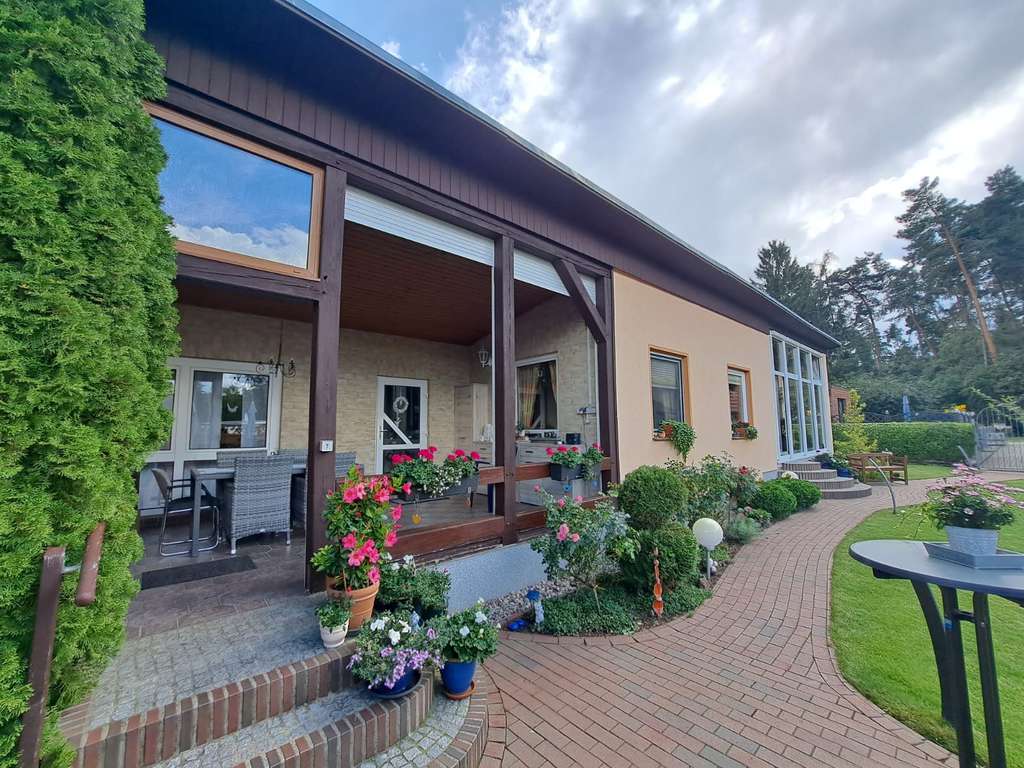 Immobilie in Basedow - Sichern Sie sich Ihre traumhafte Ferienimmobilie am Malchiner See! - Bild 1