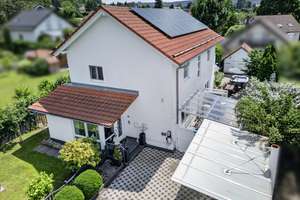 Provisionsfrei: Neuwertiges Einfamilienhaus mit PV-Anlage, Garten und Carports – Die vollständige Adresse der Immobilie erhältst du vom Anbieter., 76332 Bad Herrenalb – Vorschaubild 2