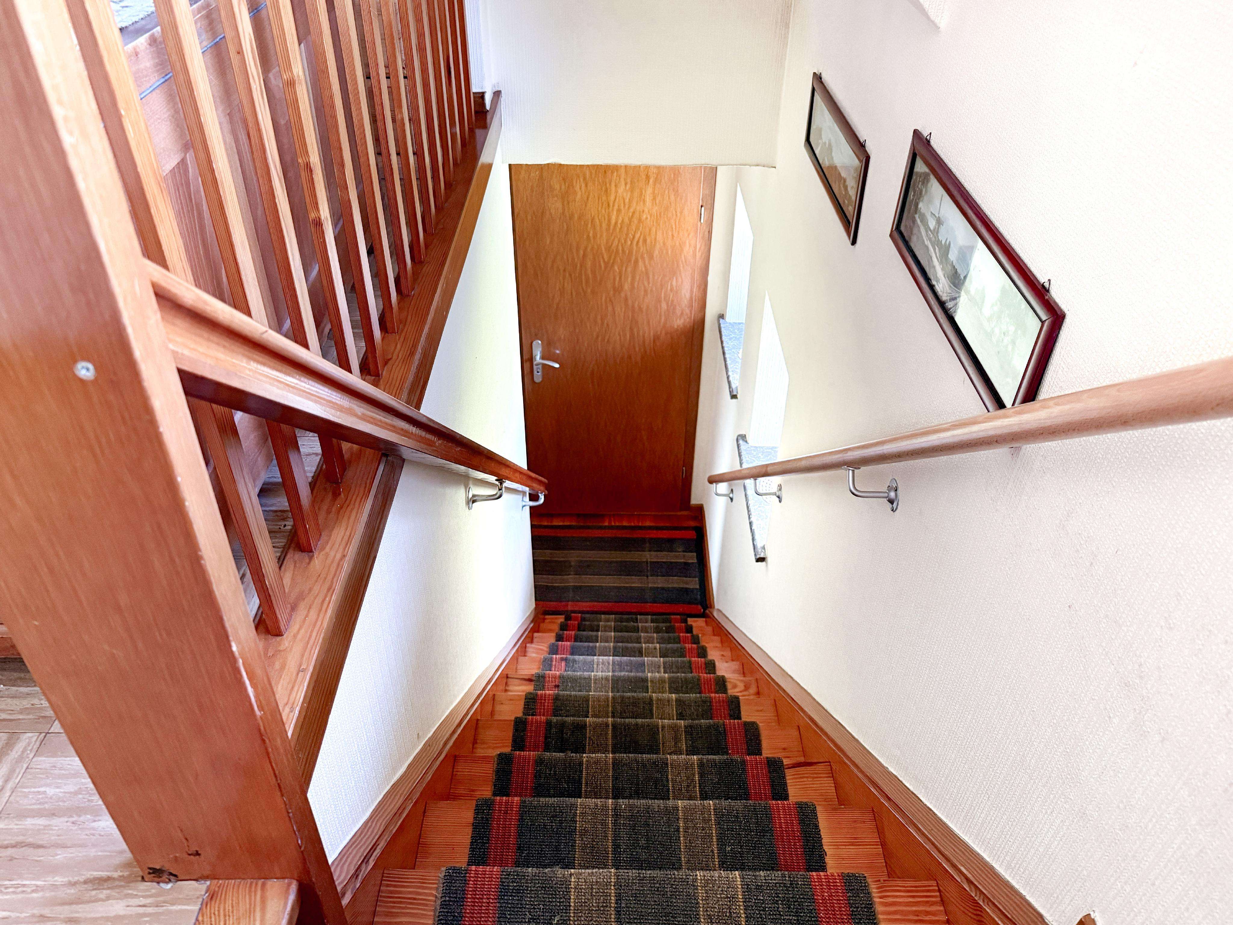 Immobilie in Bosau - Lage mit Aussicht - Älteres Familienhaus mit Gestaltungsspielraum - Bild 4