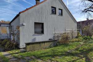 Haus mit großem Garten und Photovoltaik mit zwei Garagen – Lauf a.d. Pegnitz/Günthersbühl – Die vollständige Adresse der Immobilie erhältst du vom Anbieter., 91207 Lauf an der Pegnitz – Vorschaubild 8