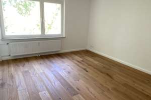 *ERSTBEZUG NACH SANIERUNG* 2-Zimmer Wohnung mit Garten