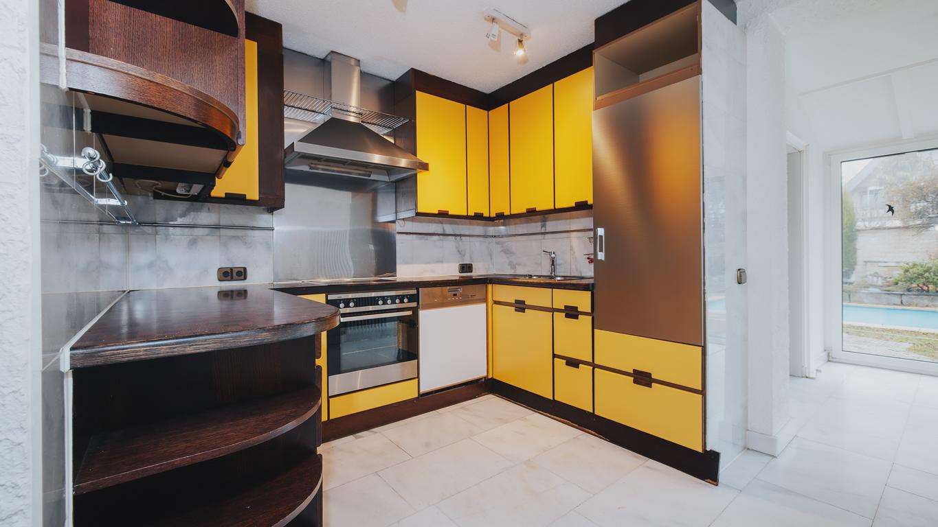 Immobilie in Breisach am Rhein - Vielseitig nutzbares Einfamilienhaus mit Büroeinheit und Einliegerwohnung in Breisach-Hochstetten - Bild 9