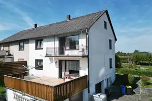 Großzügiges 1- bis 2-Familienhaus mit Garagen, großer Terrasse und Garten! – Bayreuth (Kreis) – Vorschaubild 2