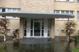 Großzügige  1 Zimmer-Wohnung mit großem, überdachtem Balkon und EBK in Düsseldorf