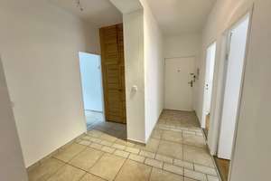 Bezugsfrei! Helle 4 Zimmerwohnung in bester Lage – Die vollständige Adresse der Immobilie erhältst du vom Anbieter., 10589 Charlottenburg, Berlin – Vorschaubild 3