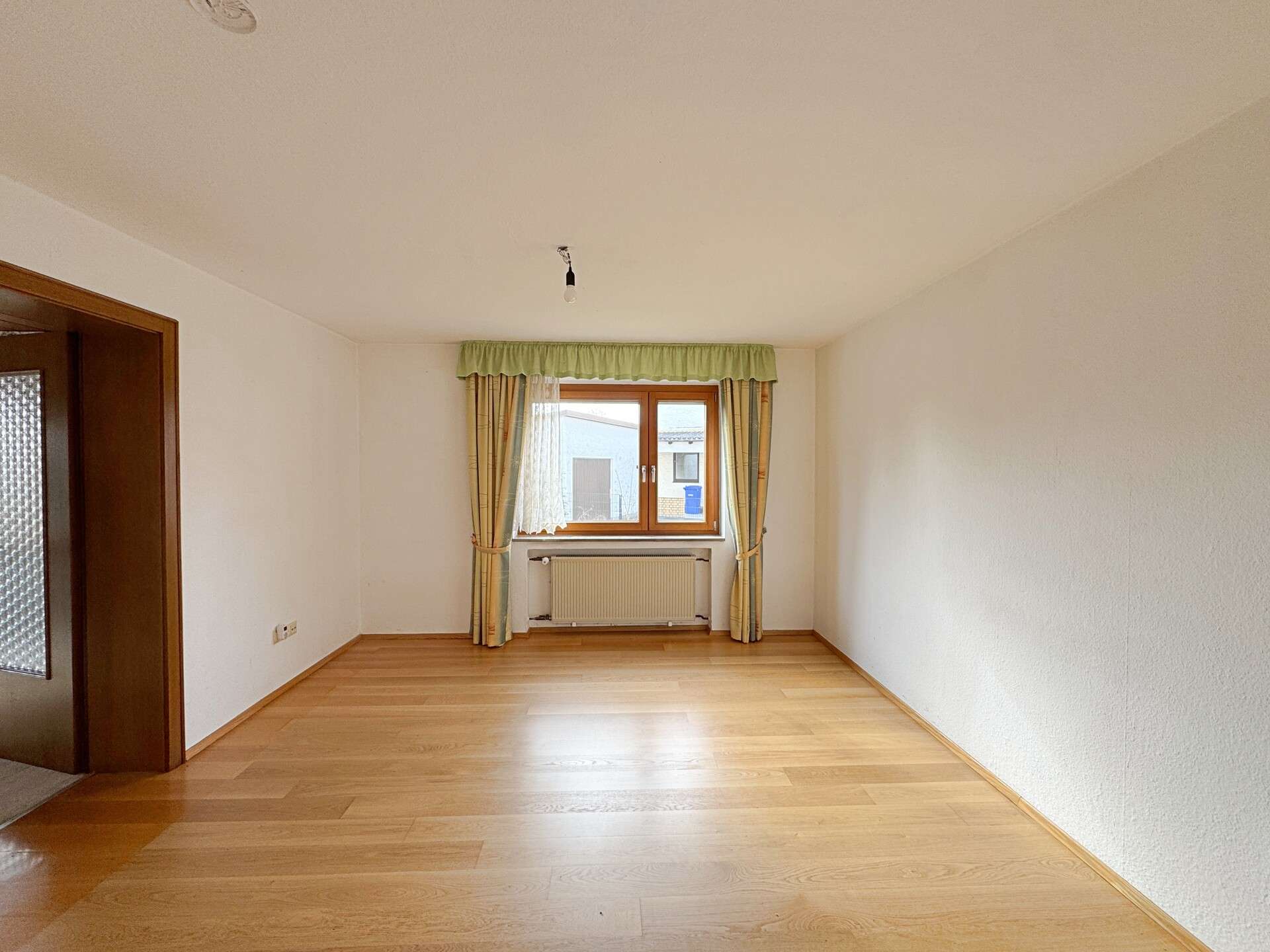 Immobilie in Emmerting - Riesiges Dreifamilienhaus - Perfekt für die ganze Familie, oder als Kapitalanlage - Bild 13