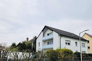 Gemütliche DG Wohnung mit Balkon