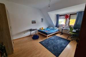 Tolle Ausblicke über die Dächer von Altdorf: 4-Zimmer-DG-Maisonette-ETW mit großer West-Loggia – Die vollständige Adresse der Immobilie erhältst du vom Anbieter., 90518 Altdorf bei Nürnberg – Vorschaubild 8