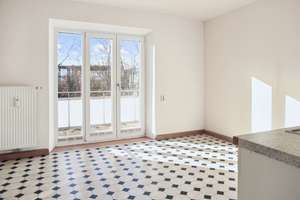 Renovierungsbedürftige 2-Zimmer-Wohnung mit Balkon – Die vollständige Adresse der Immobilie erhältst du vom Anbieter., 80686 Friedenheim, München – Vorschaubild 3