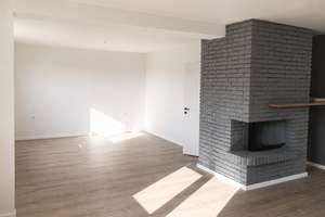 Große 6-Zimmer-Erdgeschosswohnung mit Terrasse und eigenem Gartenanteil