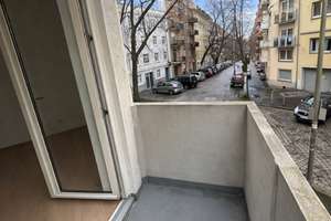 Renovierte & helle 2-Zimmerwohnung mit Balkon und Fahrstuhl in der Mitte Wiesbadens! – Yorckstrasse 24, 65185 Westend / Bleichstraße, Wiesbaden – Vorschaubild 4
