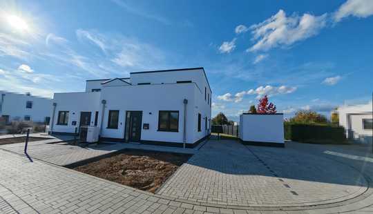Bild von NEUBAU: Stilvolle Doppelhaushälfte in idyllisch-ruhiger Bestlage in Neubaugebiet in Hochheim am Main
