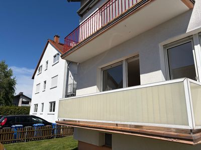 (Einzugsbereiter) Wohntraum mit Sonne pur: Modernisierte 3-Zimmer-Wohnung mit 2 Balkonen & Garage