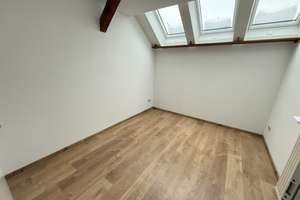 Besondere 3-Raum-Dachgeschoss-Maisonettewohnung mit zwei Bädern, großer Dachterrasse, Kamin & Garage – 2826 Innenstadt, Görlitz – Vorschaubild 7