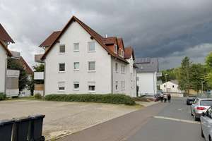 Helle 3-Zimmer-Dachgeschosswohnung mit Balkon in ruhiger Wohnlage von Schwalmstadt – Die vollständige Adresse der Immobilie erhältst du vom Anbieter., 34613 Schwalmstadt – Vorschaubild 1