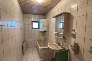 Dreifamilienhaus mit schönem Garten, Doppel- und Einzelgarage sowie Stellplatz – Esslingen (Kreis) – Vorschaubild 6