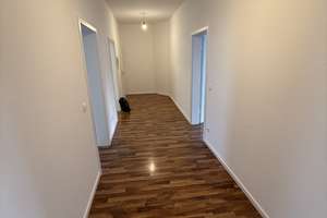 Helle 3-Zimmer Wohnung im 3. OG mit Balkon in Neustadt-Neuschönefeld – Rosa-Luxemburg-Straße 48, 4316 Neustadt-Neuschönefeld, Leipzig – Vorschaubild 2