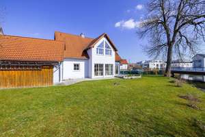 Wunderschönes Ein-/Zweifamilienhaus in Top-Lage an der Singold – flexibel nutzbar – Die vollständige Adresse der Immobilie erhältst du vom Anbieter., 86399 Bobingen – Vorschaubild 3