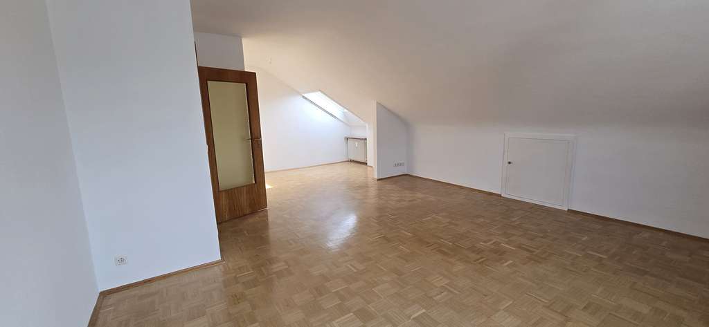 Immobilie in Kriftel - 3-Zimmer Dachgeschosswohnung mit Balkon in Kriftel - Bild 3