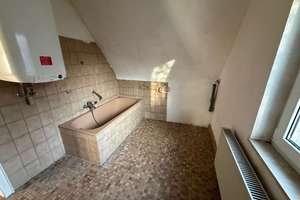 EINFAMILIENHAUS MITTEN IN UNTERKOCHEN AUF GROßEM GRUNDSTÜCK – Die vollständige Adresse der Immobilie erhältst du vom Anbieter., 73432 Unterkochen, Aalen – Vorschaubild 13