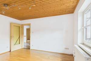 Viel Grundstück, viele Möglichkeiten: Einfamilienhaus in Weiden mit ca. 1.002 m² Grundstück – 92637 Rehbühl, Weiden in der Oberpfalz – Vorschaubild 3