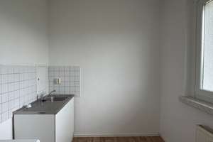 Single-Apartment mit Balkon und Wannenbad - nur für EINE Person! – Kastanienallee 100, 12627 Hellersdorf, Berlin – Vorschaubild 3