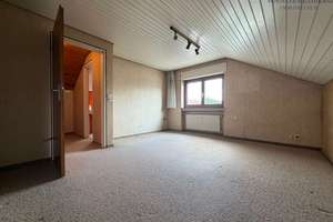 Ruhig gelegenes Zweifamilienhaus mit Garten, Balkon und hervorragender Infrastruktur – Die vollständige Adresse der Immobilie erhältst du vom Anbieter., 70378 Neugereut, Stuttgart – Vorschaubild 15