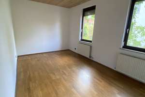 Zimmer in einer 6erWG mit Einbauküche in Stuttgart – Gutenbergstraße 46, 70197 Feuersee, Stuttgart – Vorschaubild 2