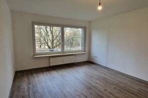 In der 1. Etage leben, ein Aufzug ist gegeben – Lahnstr. 11, 38120 Weststadt, Braunschweig – Vorschaubild 3