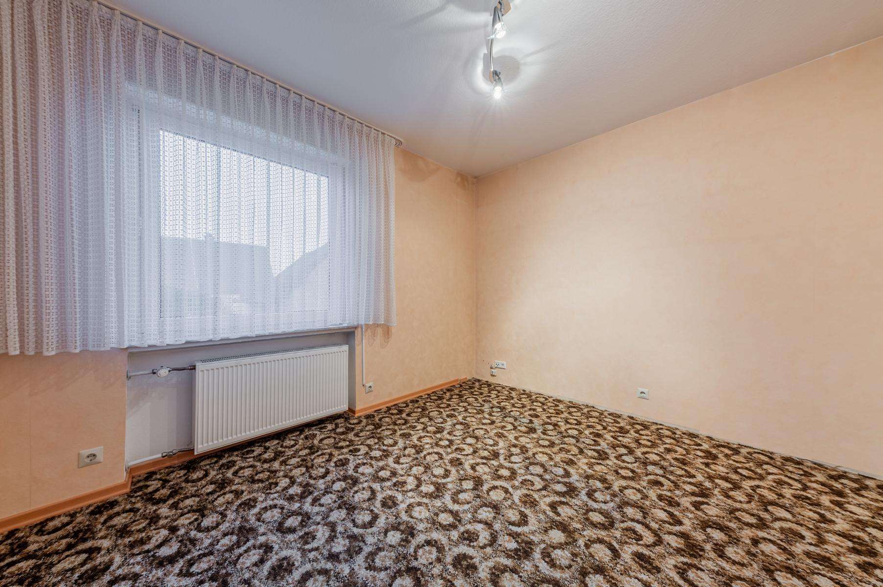 Immobilie in Altweidelbach - Großzügiger Bungalow mit Garage, möglicher Einliegerwohnung und pflegeleichter Grünfläche - Bild 12