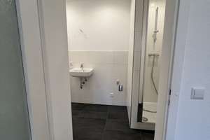 Wohnen wie im Schloss -  82m² auf 3 Zimmer mit EBK, kleiner Essecke & stylischem Duschbad – Hans-Sachs-Straße 25, 9126 Lutherviertel, Chemnitz – Vorschaubild 4