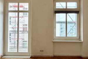 Bezugsfreie 1-Zimmer-Wohnung mit großem Balkon in Friedrichshain – Die vollständige Adresse der Immobilie erhältst du vom Anbieter., 10247 Friedrichshain, Berlin – Vorschaubild 2
