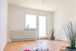 4-Raum-Wohnung mit offener Küche und Balkon – Paul-Bertz-Str. 103, 9120 Helbersdorf, Chemnitz – Vorschaubild 1