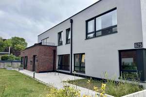 Fast Neubau KR-Verberg: 3-Zi.-Garten-Wohnung mit gr. Terrasse, Aufzug, Wärmepumpe und Tiefgarage