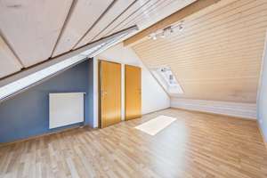 Ihr neues Zuhause in ruhiger Lage – Reihenmittelhaus mit großer Terrasse, EBK & Garage in Tischardt – Die vollständige Adresse der Immobilie erhältst du vom Anbieter., 72636 Frickenhausen – Vorschaubild 27