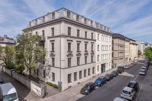 Lichtdurchflutete 2-Zimmer-Altbauwohnung mit Charme und Südbalkon am Zenettiplatz – Die vollständige Adresse der Immobilie erhältst du vom Anbieter., 80337 Am Schlachthof, München – Vorschaubild 9
