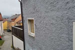 Wohnhaus und Garage im Stadtzentrum, mit großer Sonnenterrasse in ruhiger Lage! – Die vollständige Adresse der Immobilie erhältst du vom Anbieter., 93449 Waldmünchen – Vorschaubild 2