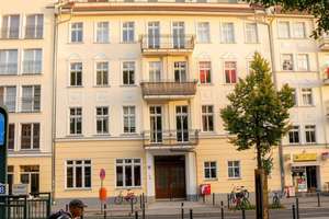 Außergewöhnliche Duplexwohnung über 2 Ebenen mit Terrasse, Garten & Balkon