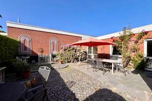 Charmanter Bungalow mit geschütztem Innenhof und Garage in begehrter Lage von Bielefeld-Großdornberg – Die vollständige Adresse der Immobilie erhältst du vom Anbieter., 33619 Dornberg, Bielefeld – Vorschaubild 2