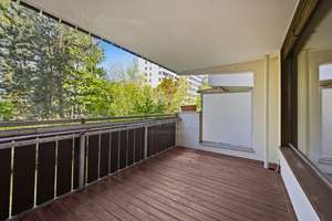Fünf Zimmer voller Möglichkeiten – Wohnen mit Balkon und Blick ins Grüne – Die vollständige Adresse der Immobilie erhältst du vom Anbieter., 81669 Ramersdorf, München – Vorschaubild 3