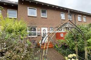 Großes Reihenmittelhaus mit zwei Bädern und Carport in attraktiver Lage von Bad Bramstedt – Segeberg (Kreis) – Vorschaubild 1